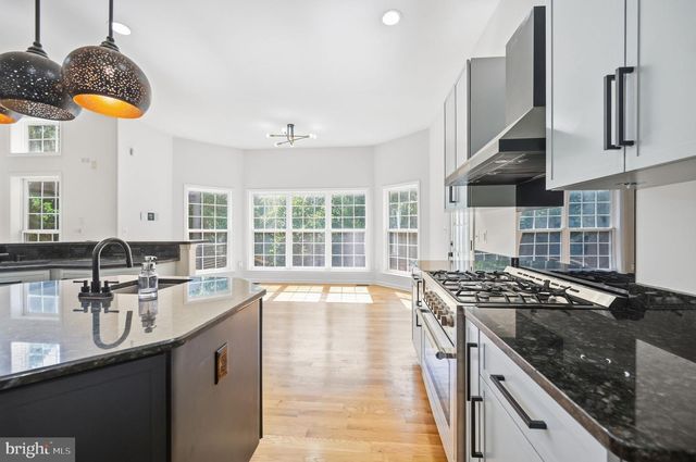 100 RIVER RIDGE LN, Fredericksburg, VA 22406