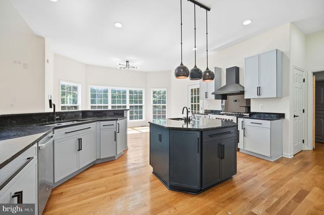 100 RIVER RIDGE LN, Fredericksburg, VA 22406