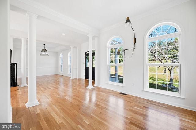 100 RIVER RIDGE LN, Fredericksburg, VA 22406