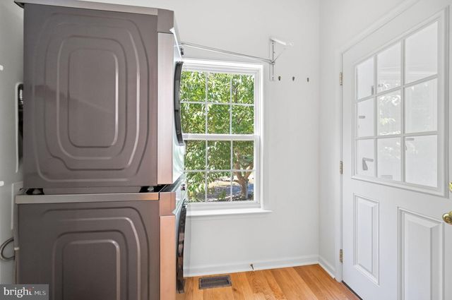 100 RIVER RIDGE LN, Fredericksburg, VA 22406
