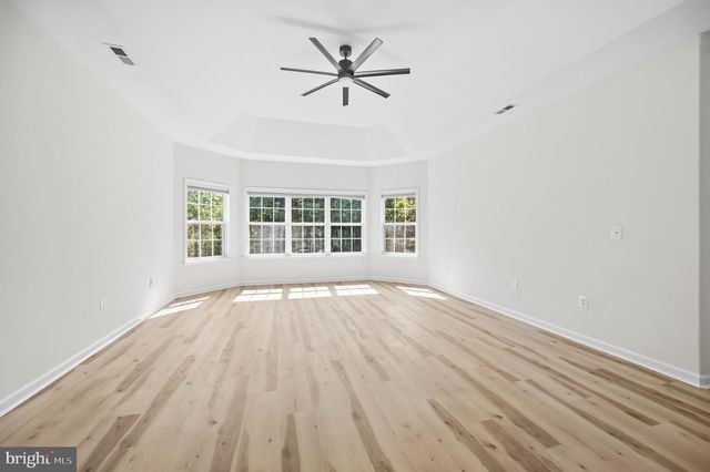 100 RIVER RIDGE LN, Fredericksburg, VA 22406