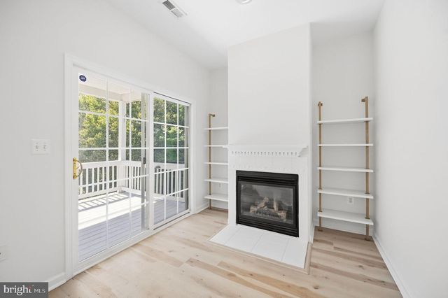 100 RIVER RIDGE LN, Fredericksburg, VA 22406