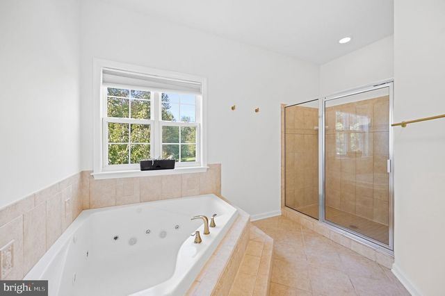 100 RIVER RIDGE LN, Fredericksburg, VA 22406