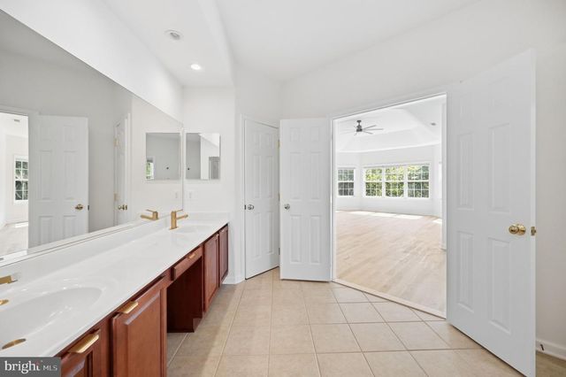 100 RIVER RIDGE LN, Fredericksburg, VA 22406