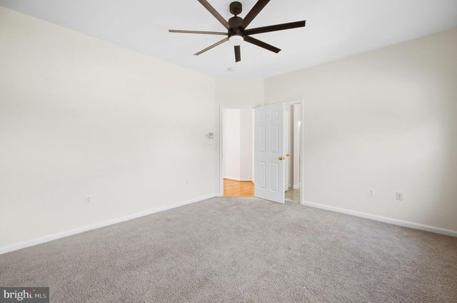 100 RIVER RIDGE LN, Fredericksburg, VA 22406