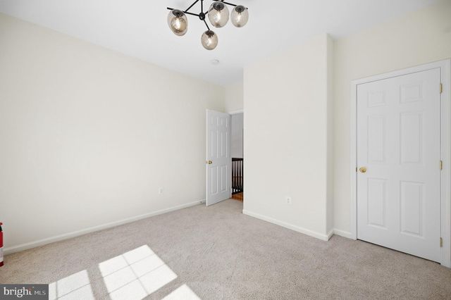 100 RIVER RIDGE LN, Fredericksburg, VA 22406