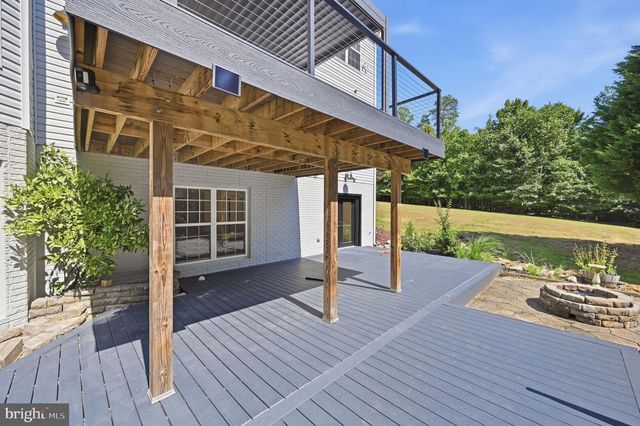 100 RIVER RIDGE LN, Fredericksburg, VA 22406