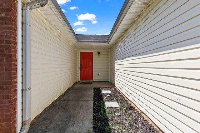 511 Lakecourt Drive, Mcdonough, GA 30253