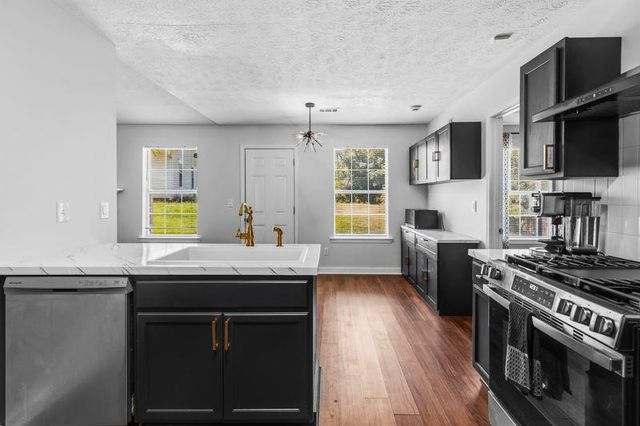 511 Lakecourt Drive, Mcdonough, GA 30253