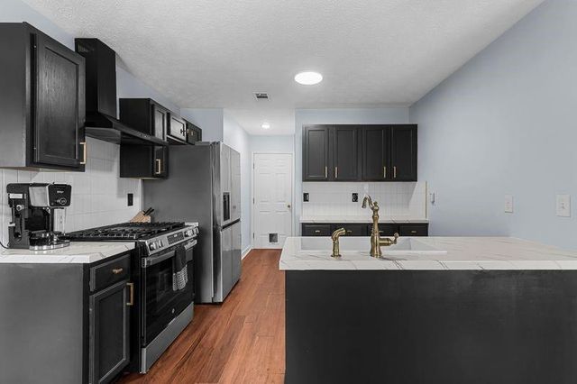 511 Lakecourt Drive, Mcdonough, GA 30253