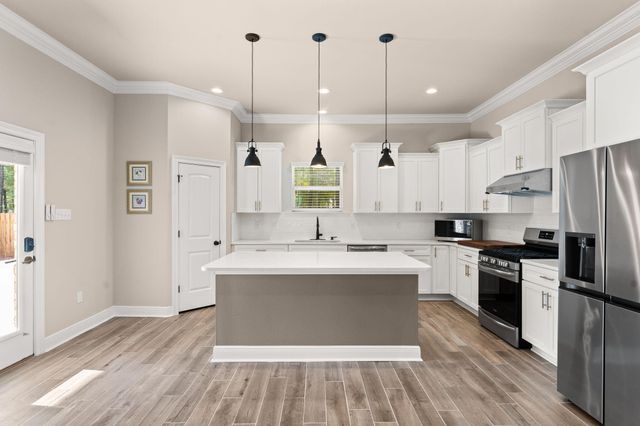 82 Campfire Cove, Freeport, FL 32439