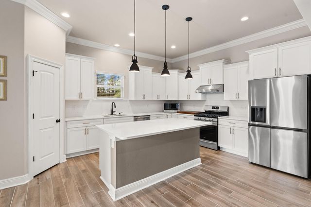 82 Campfire Cove, Freeport, FL 32439