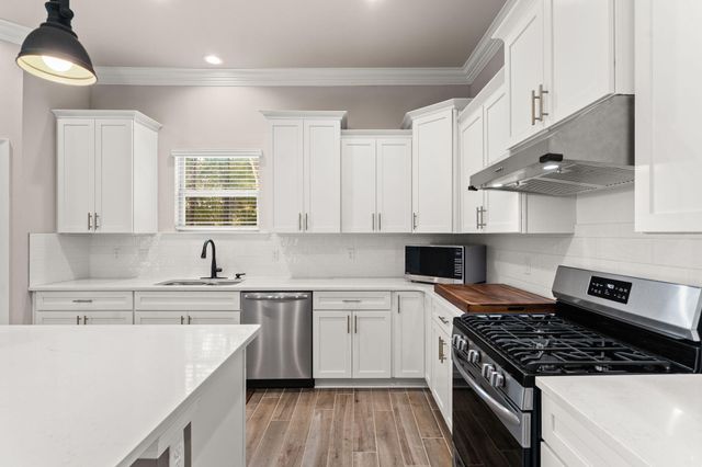 82 Campfire Cove, Freeport, FL 32439