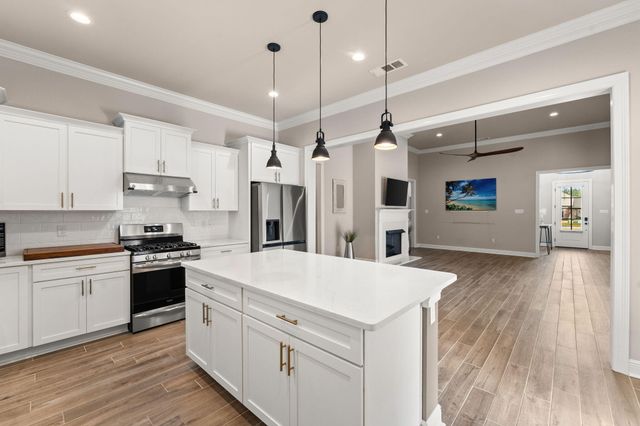 82 Campfire Cove, Freeport, FL 32439