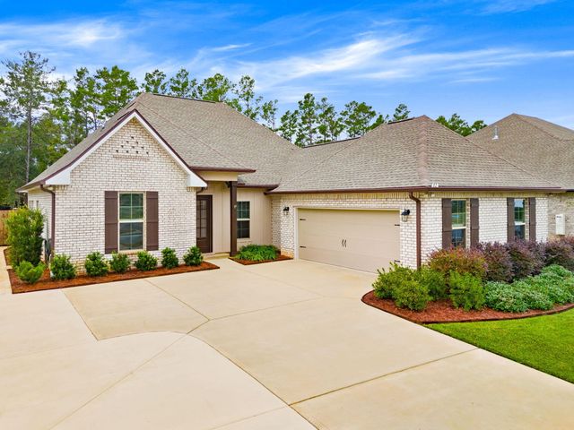 82 Campfire Cove, Freeport, FL 32439