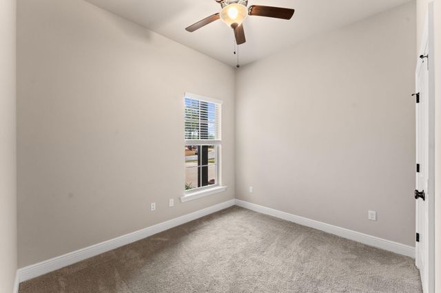 82 Campfire Cove, Freeport, FL 32439