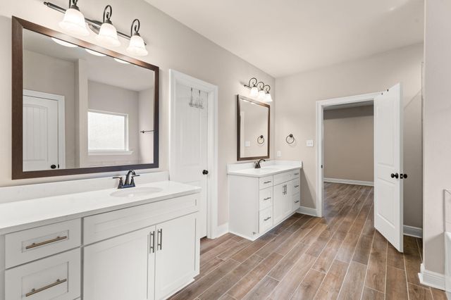 82 Campfire Cove, Freeport, FL 32439