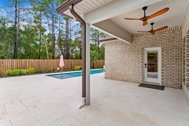 82 Campfire Cove, Freeport, FL 32439