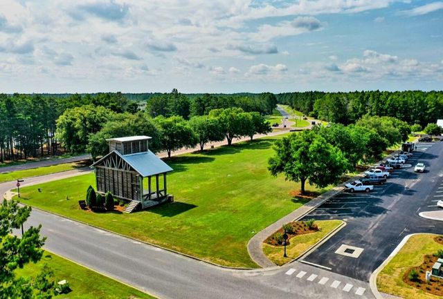 82 Campfire Cove, Freeport, FL 32439