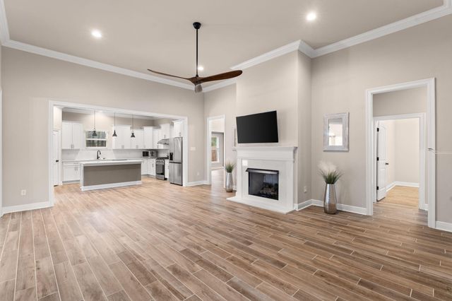 82 Campfire Cove, Freeport, FL 32439