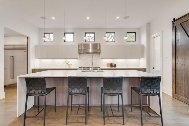 6420 Kenwood Avenue, Dallas, TX 75214