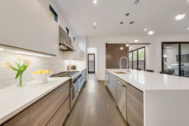 6420 Kenwood Avenue, Dallas, TX 75214