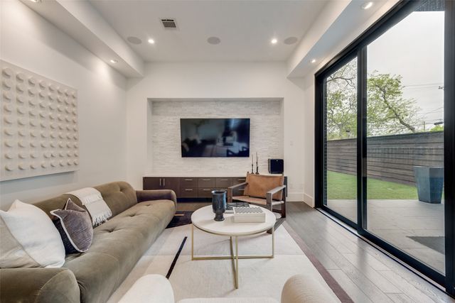 6420 Kenwood Avenue, Dallas, TX 75214