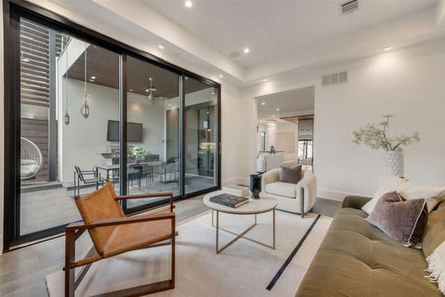 6420 Kenwood Avenue, Dallas, TX 75214