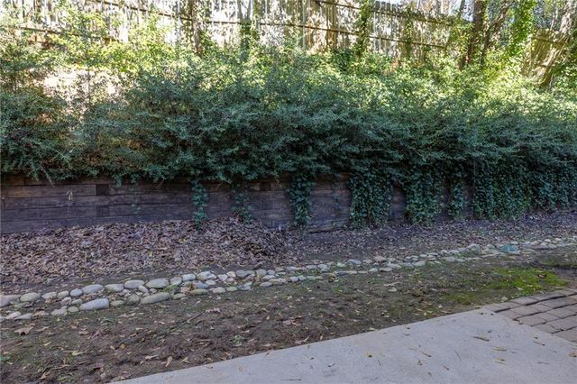 1232 Harris Commons Place 1213, Roswell, GA 30076