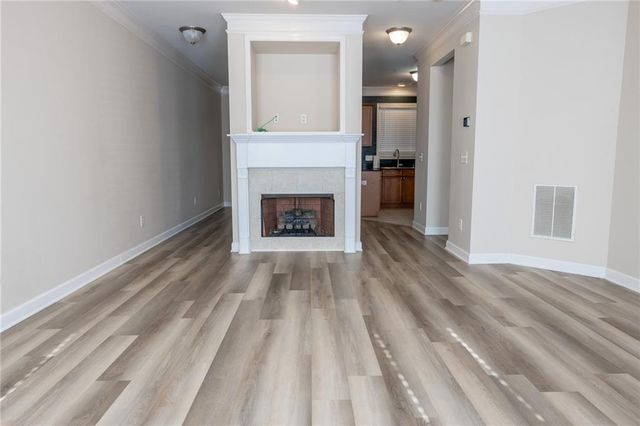 1232 Harris Commons Place 1213, Roswell, GA 30076