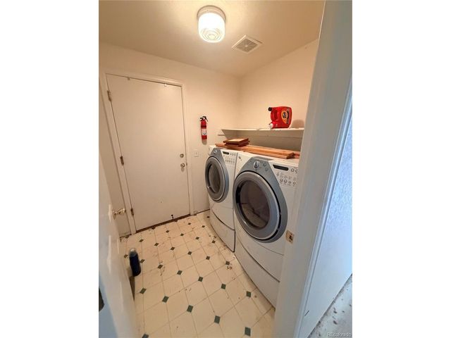 19555 E Tufts Cir, Aurora, CO 80015