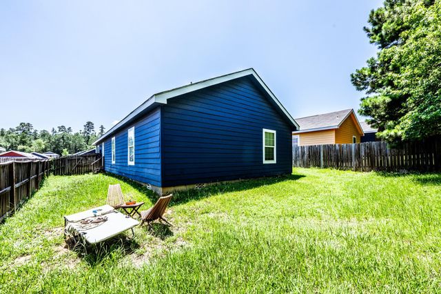 114 Varsity Circle, Huntsville, TX 77340