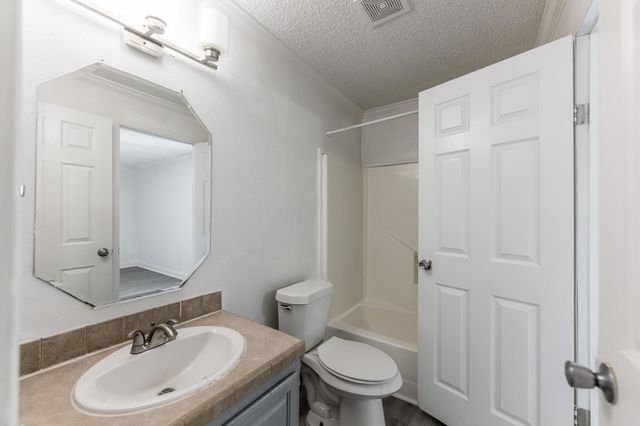 114 Varsity Circle, Huntsville, TX 77340
