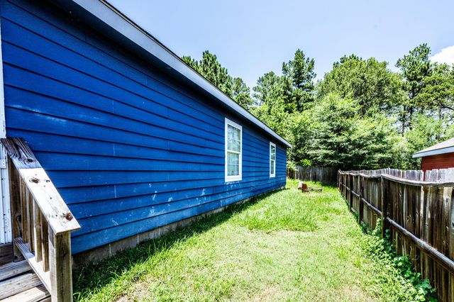 114 Varsity Circle, Huntsville, TX 77340