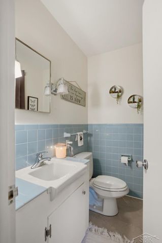 1111 E Washburn Place, Saginaw, MI 48602