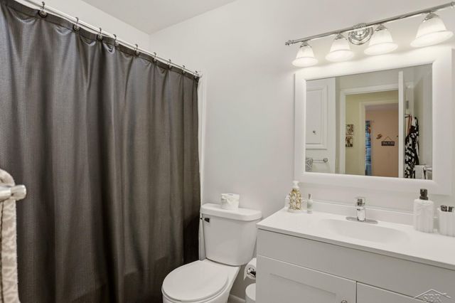 1111 E Washburn Place, Saginaw, MI 48602
