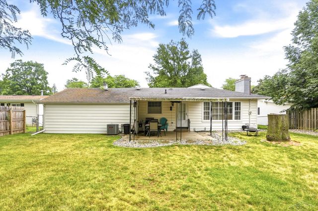1111 E Washburn Place, Saginaw, MI 48602