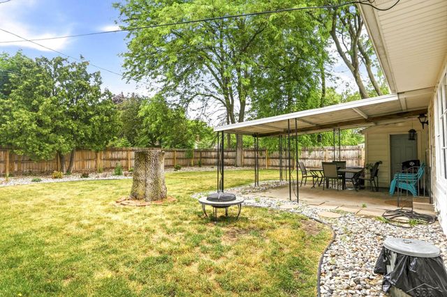 1111 E Washburn Place, Saginaw, MI 48602