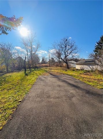 991 Mineral Springs Road, Buffalo, NY 14224