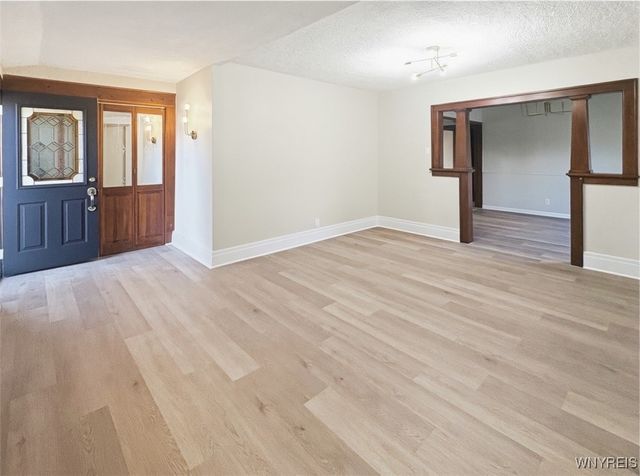 991 Mineral Springs Road, Buffalo, NY 14224