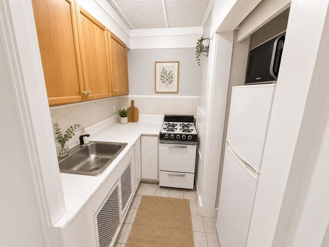 35 Chestnut Hill Avenue 4_ST-A, Boston, MA 02135