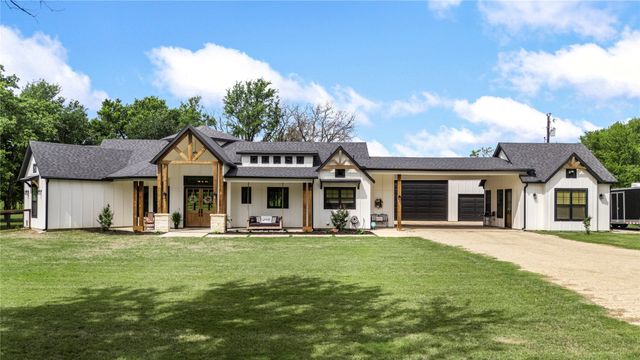 1383 Northshore Lane, Valley View, TX 76272