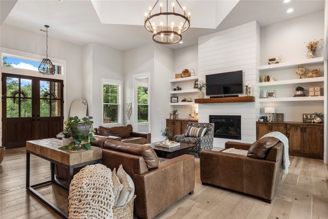1383 Northshore Lane, Valley View, TX 76272