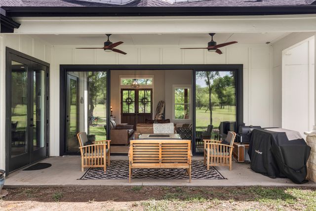 1383 Northshore Lane, Valley View, TX 76272