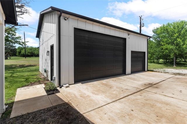 1383 Northshore Lane, Valley View, TX 76272