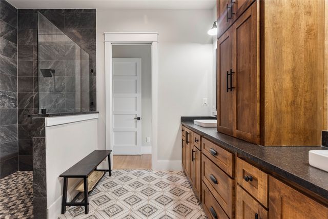 1383 Northshore Lane, Valley View, TX 76272