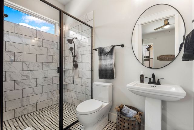 1383 Northshore Lane, Valley View, TX 76272