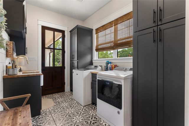 1383 Northshore Lane, Valley View, TX 76272