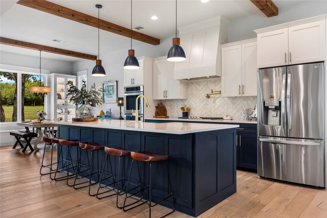 1383 Northshore Lane, Valley View, TX 76272