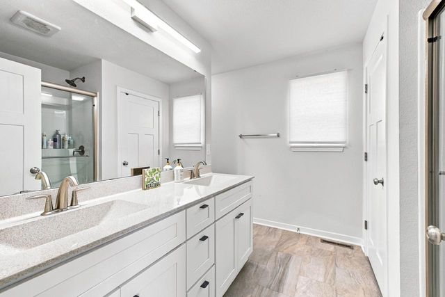436 Yosemite AVENUE, Hartford, WI 53027